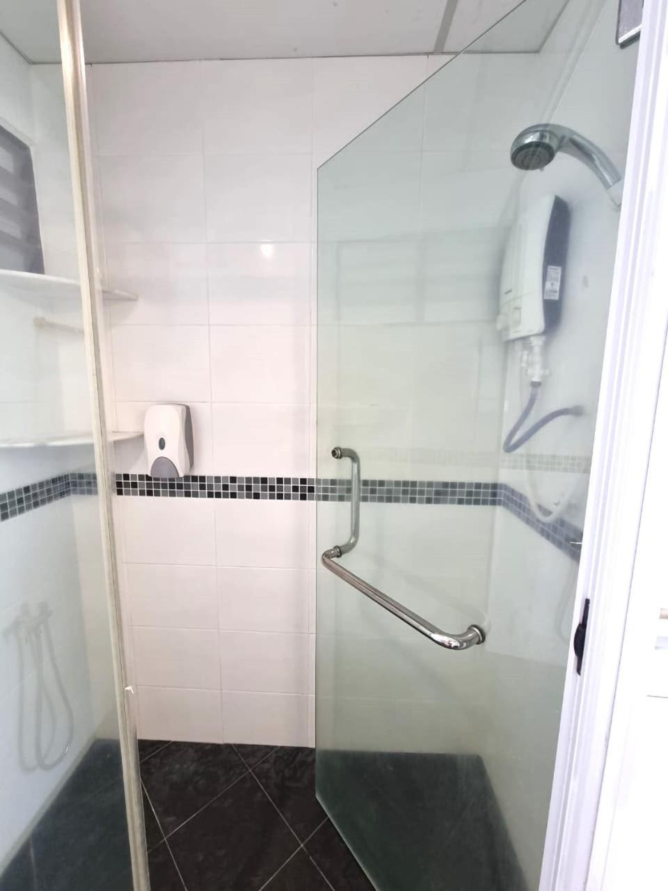 Green Ocean Seaview Apartment Batu Feringgi Luaran gambar