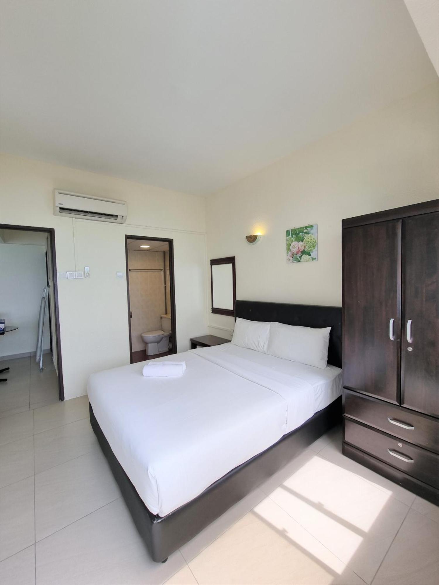 Green Ocean Seaview Apartment Batu Feringgi Luaran gambar