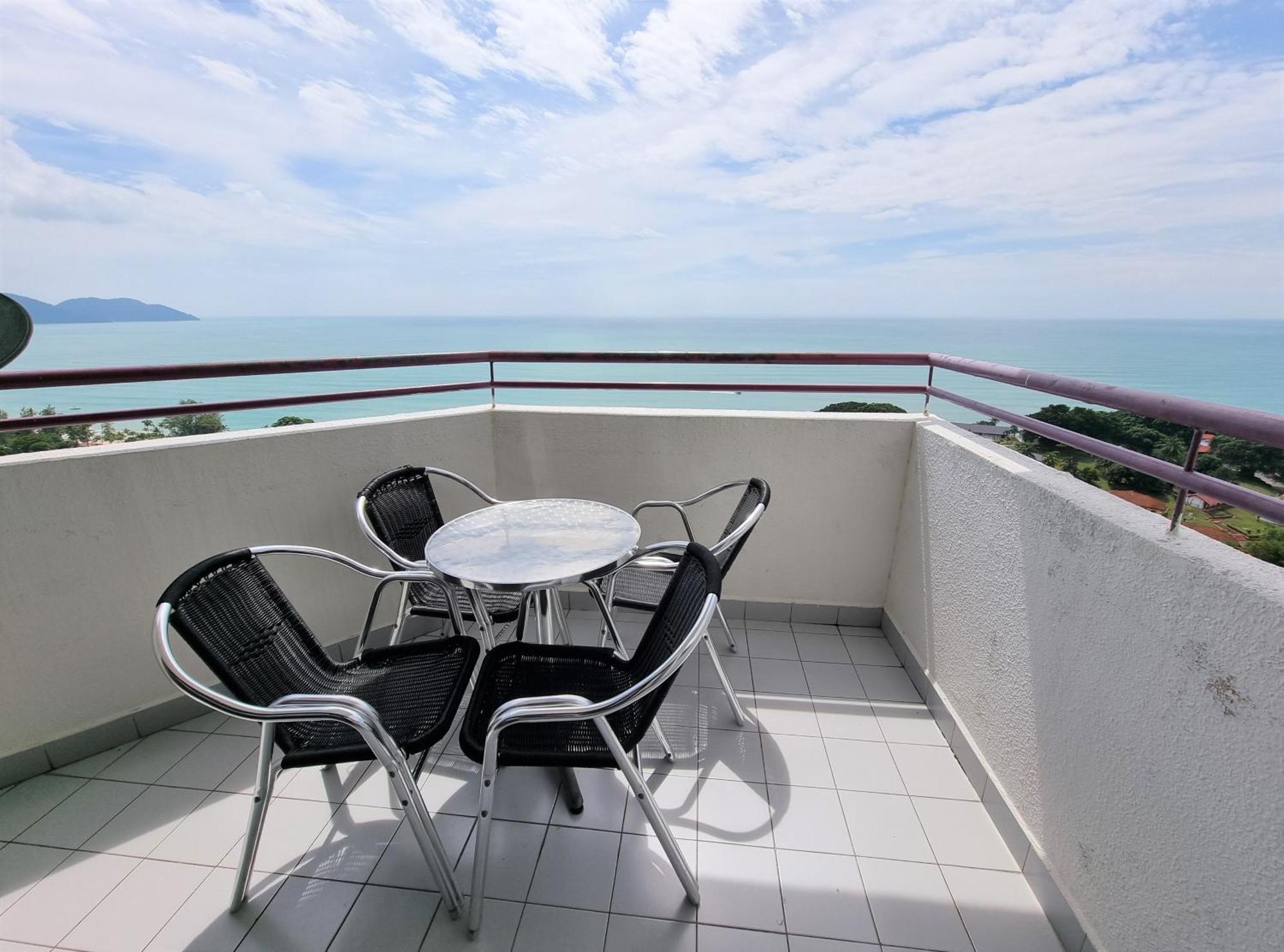 Green Ocean Seaview Apartment Batu Feringgi Luaran gambar