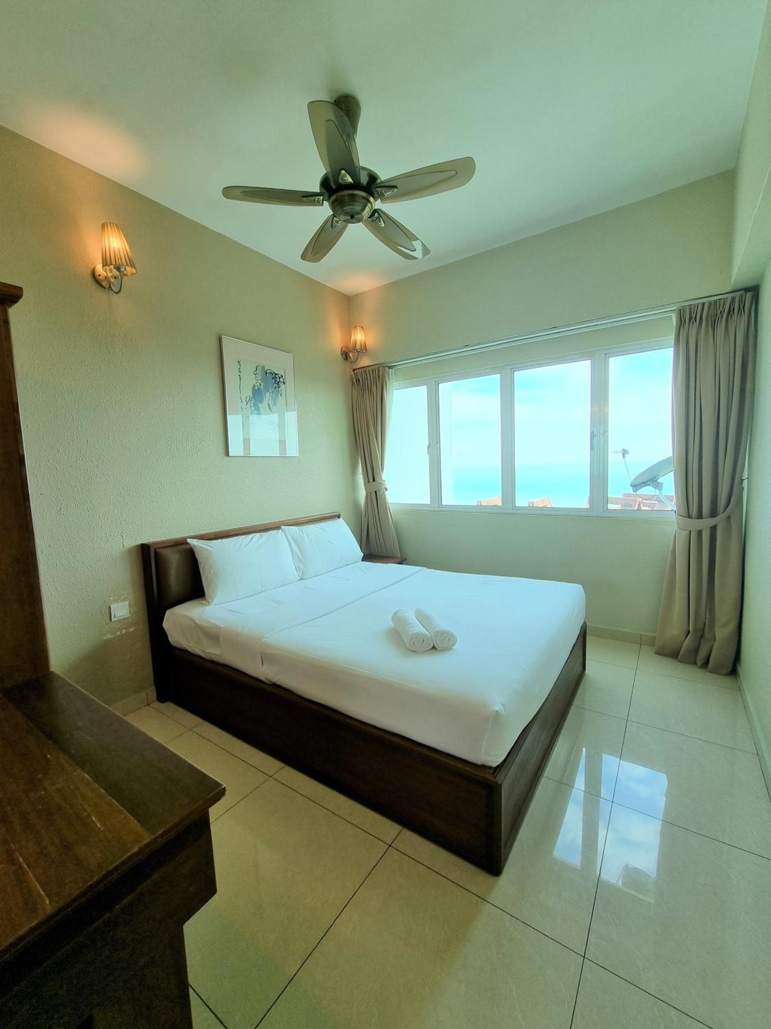 Green Ocean Seaview Apartment Batu Feringgi Luaran gambar