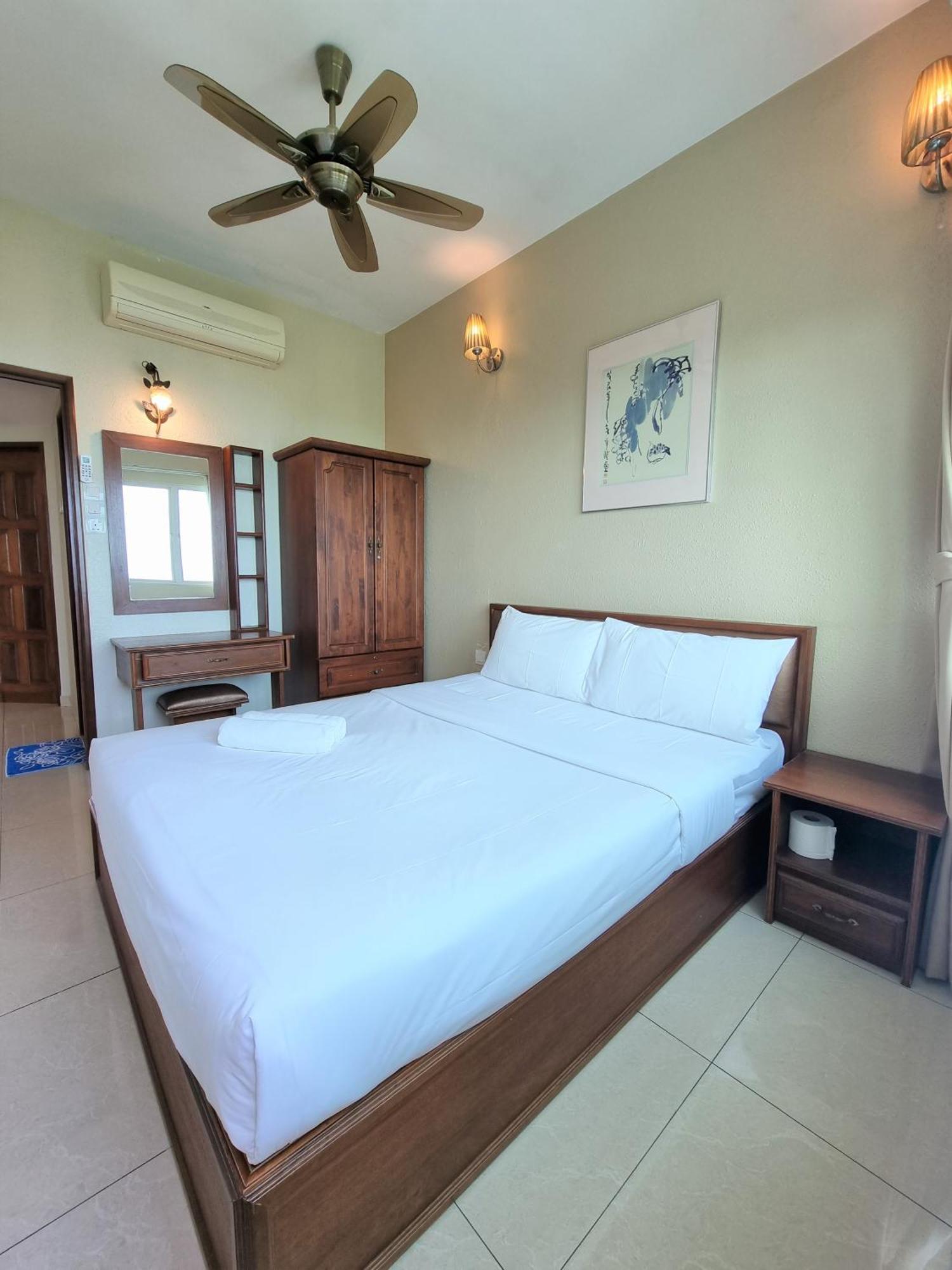 Green Ocean Seaview Apartment Batu Feringgi Luaran gambar