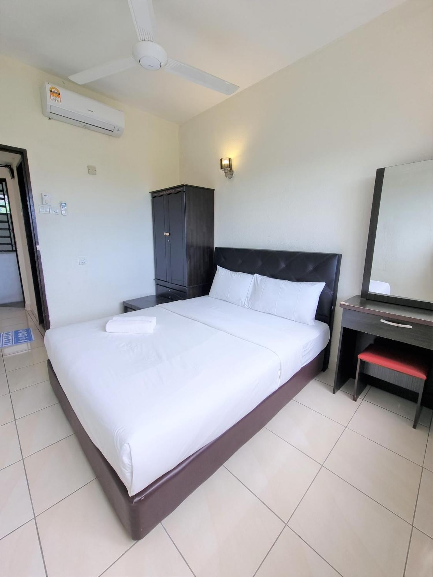 Green Ocean Seaview Apartment Batu Feringgi Luaran gambar