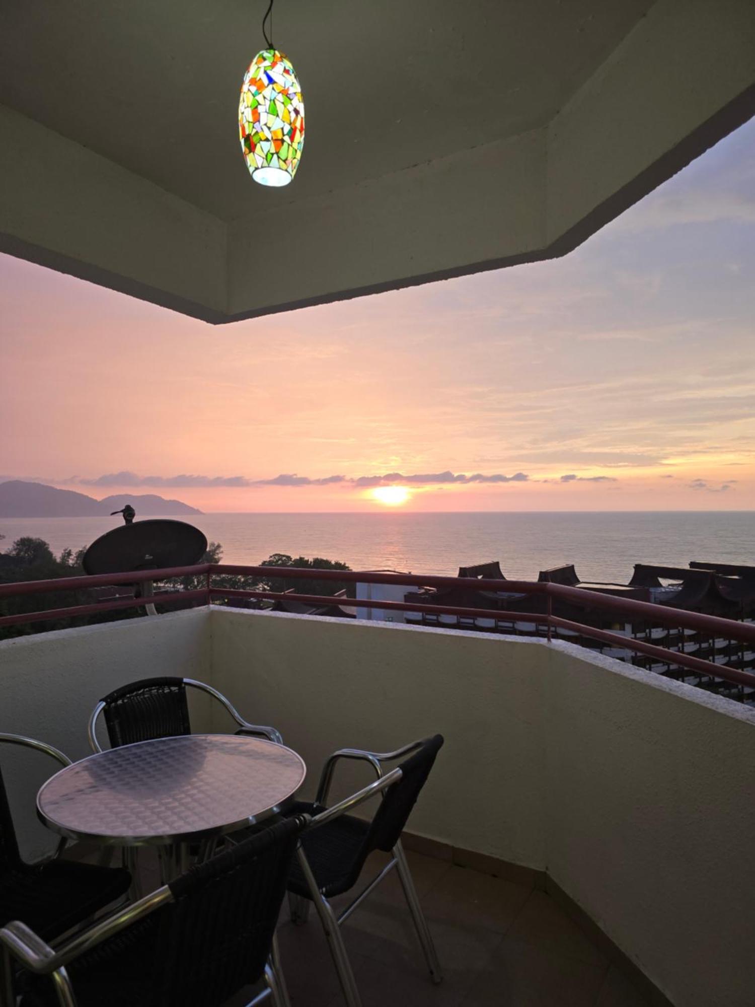 Green Ocean Seaview Apartment Batu Feringgi Luaran gambar